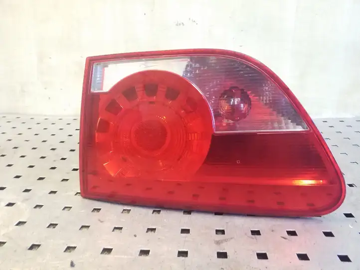 Seat Altea XL (2004 - 2015) 5P8945094E Задний фонарь в крышке багажника — фото 1