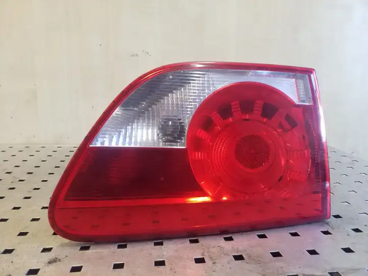 Seat Altea XL (2004 - 2015) 5P8945093E Задний фонарь в крышке багажника — фото 1