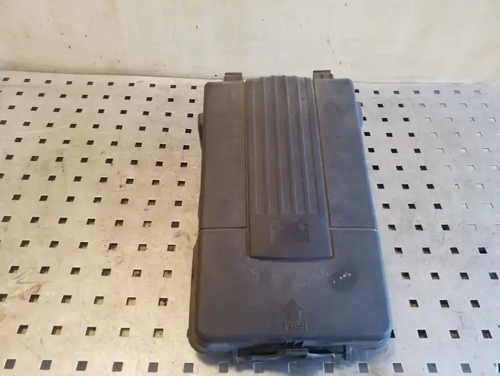 Seat Altea XL (2004 - 2015) 3C0915443A Крышка ящика аккумулятора — фото 1