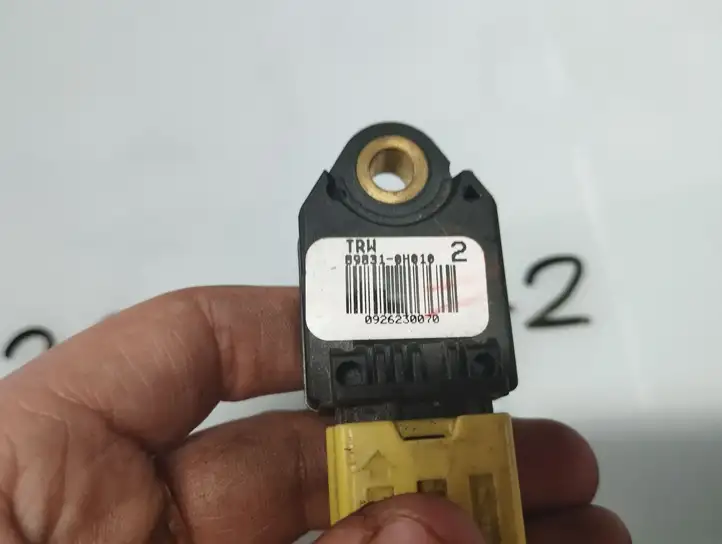 Toyota Yaris Verso (1999 - 2005) 898310H010 Датчик удара SRS — фото 7