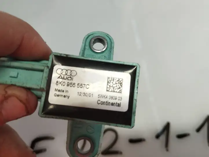 Audi A4 S4 B8 8K (2011 - 2015) 8K0955557C Датчик удара SRS — фото 7