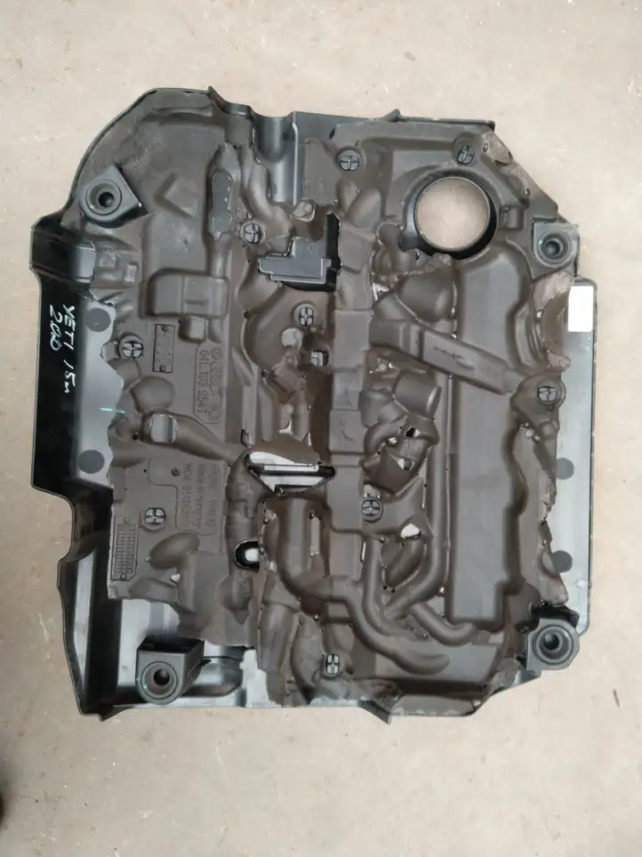 Skoda Yeti (5L) (2013 - 2018) Крышка двигателя декоративная — фото 2