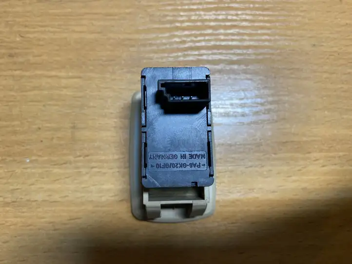 BMW 3 E90 E91 (2005 - 2012) 6945876 Кнопка стеклоподъемников — фото 3