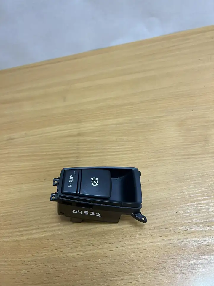 BMW X5 E70 (2006 - 2013) 914850801 Кнопка ручного тормоза — фото 2