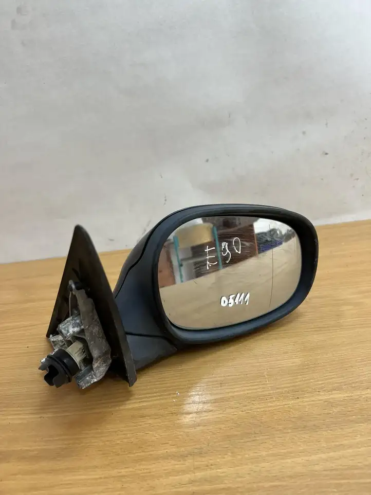 BMW 3 E90 E91 (2005 - 2012) E1021017 Боковое зеркало с электроприводом — фото 1
