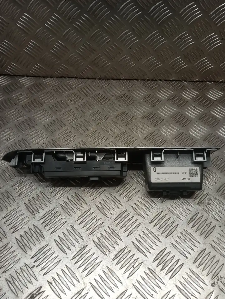 Mazda 5 (2005 - 2010) 8973065751 Кнопка стеклоподъемников — фото 2