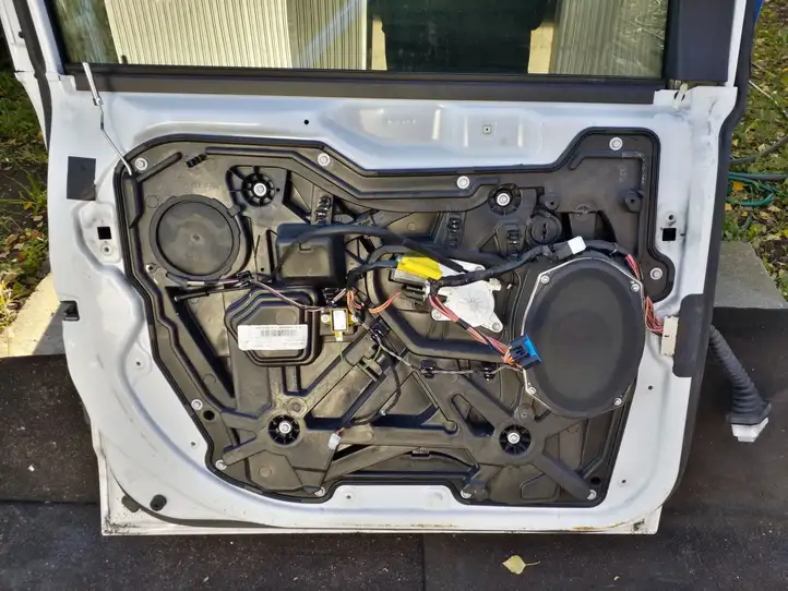 Dodge Grand Caravan (2007 - 2020) Дверь — фото 2
