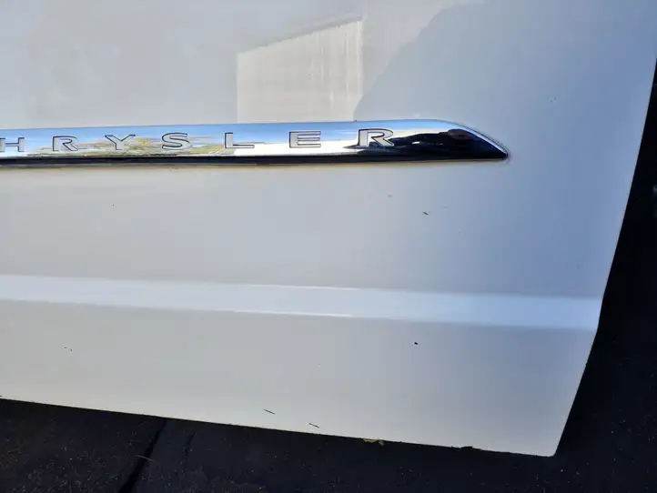 Chrysler Town & Country V (2010 - 2016) Дверь — фото 5