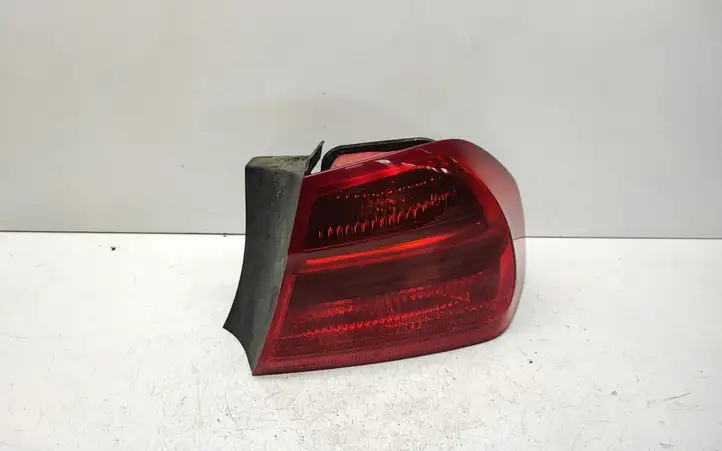 BMW 3 E90 E91 (2005 - 2012) 6937458 Задний фонарь в кузове — фото 1