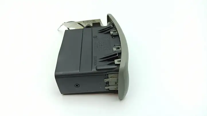 Nissan Primastar (2001 - 2014) R6136S150 Боковой воздушный дефлектор — фото 8