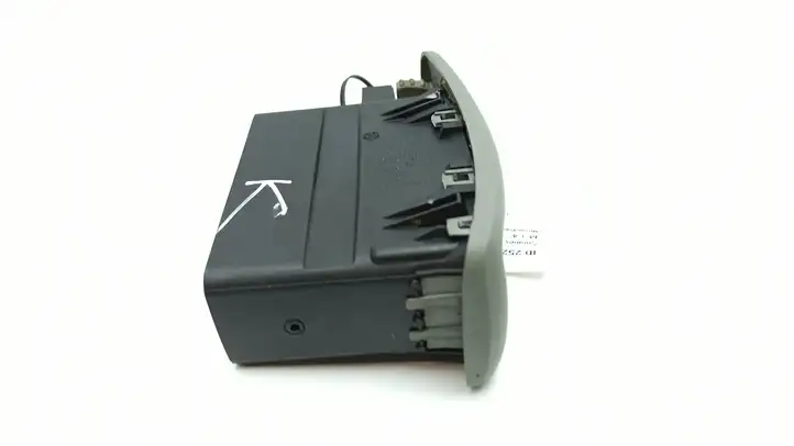 Nissan Primastar (2001 - 2014) R6136S150 Боковой воздушный дефлектор — фото 5