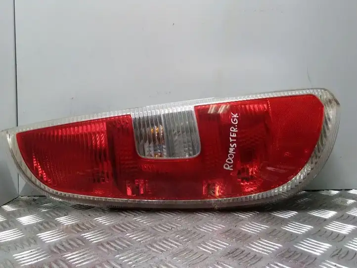 Skoda Roomster (5J) (2006 - 2010) 5J7945095 Задний фонарь в кузове — фото 1