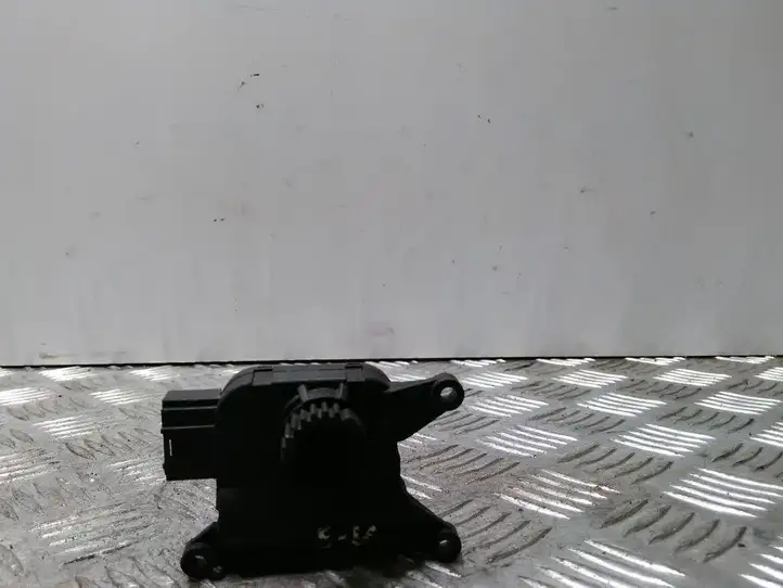 Audi A3/S3 8P (2004 - 2008) 0132801339 Двигатель задвижки потока воздуха — фото 2