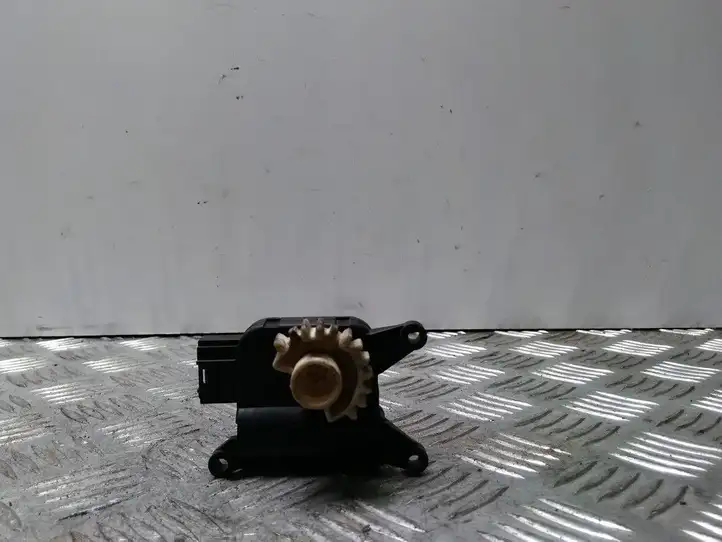 Audi A3/S3 8P (2004 - 2008) 0132801336 Двигатель задвижки потока воздуха — фото 3
