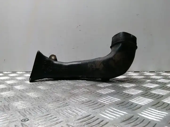 Toyota Avensis T250 (2006 - 2009) 177510R010 Детали воздухозаборника — фото 2