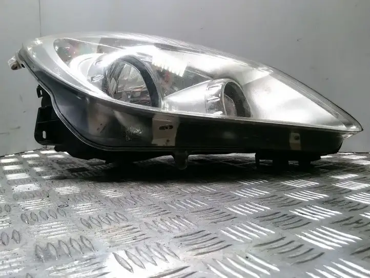 Opel Corsa D (2006 - 2010) 93189360 Передняя фара — фото 1