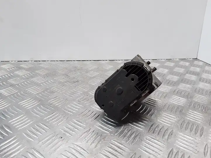 Audi A4 S4 B6 8E 8H (2000 - 2006) 0Z8133062B Электрозадвижка двигателя — фото 1