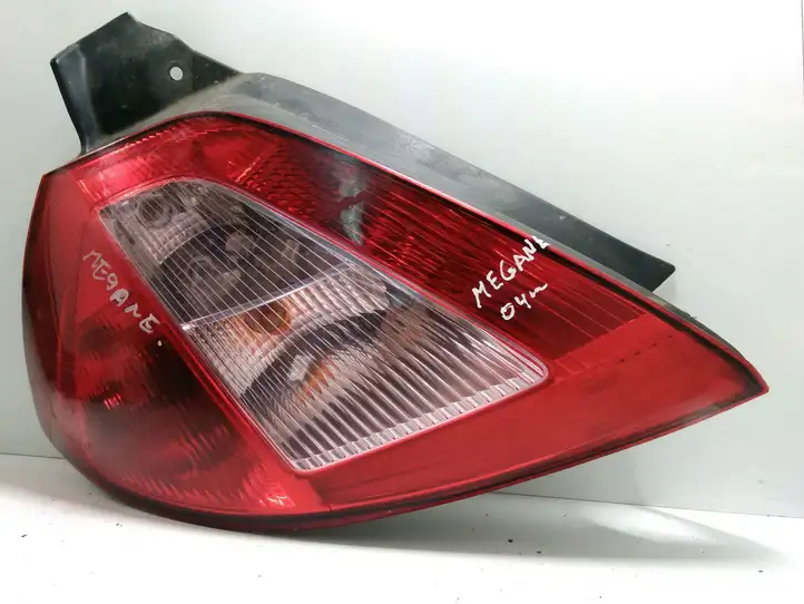 Renault Megane II (2002 - 2005) 8200073236 Задний фонарь в кузове — фото 4
