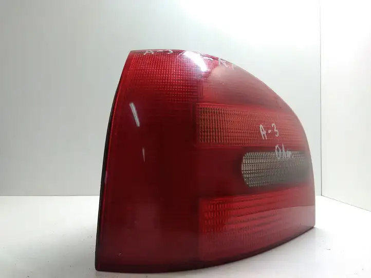 Audi A3/S3 8L (1996 - 2000) 8L0945095 Задний фонарь в кузове — фото 3