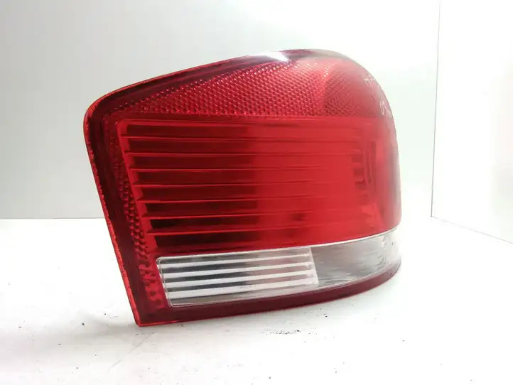 Audi A3/S3 8P (2004 - 2008) 8P0945095A Задний фонарь в кузове — фото 2