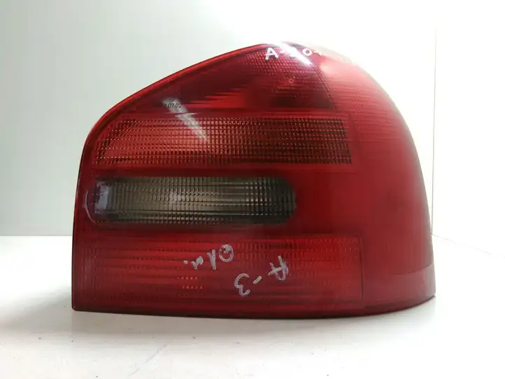 Audi A3/S3 8L (1996 - 2000) 8L0945096A Задний фонарь в кузове — фото 1
