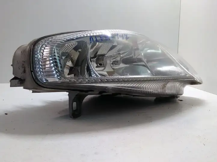 Alfa Romeo 147 (2000 - 2004) 468261950 Передняя фара — фото 6