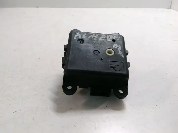 Nissan Almera (2000 - 2006) 3G23030820 Двигатель задвижки потока воздуха — фото 3