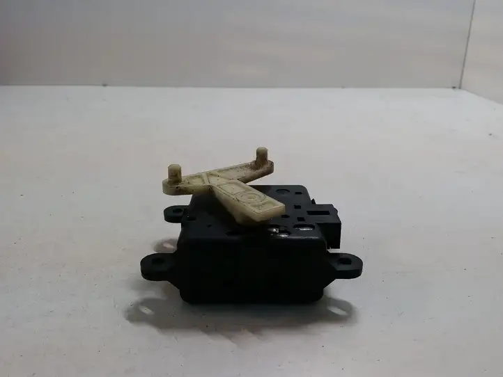Nissan Almera N16 (2000 - 2010) 3G23030820 Двигатель задвижки потока воздуха — фото 2