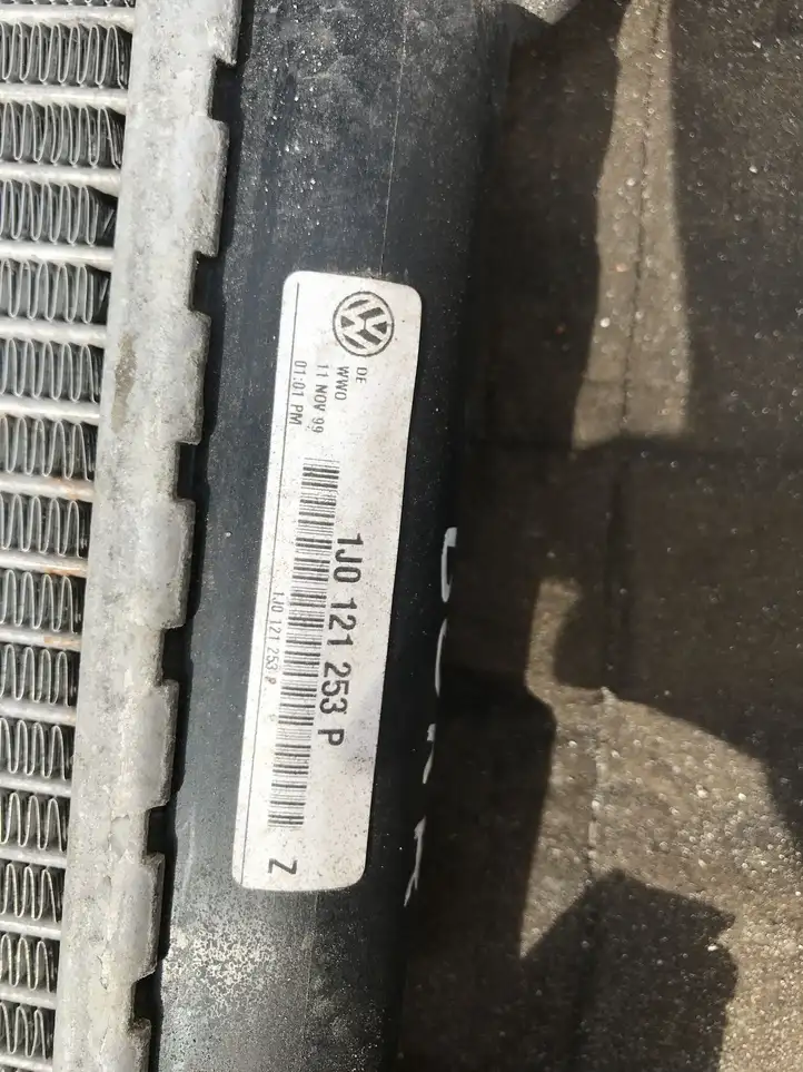 Volkswagen Bora (1998 - 2005) 1J0121253P Радиатор охлаждающей жидкости двигателя — фото 4