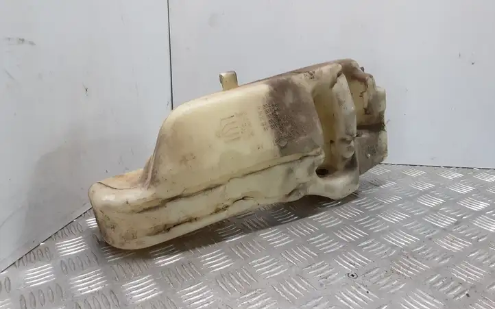 Nissan Terrano (1992 - 2006) 289127F000 Бачок омывателя стекла — фото 1