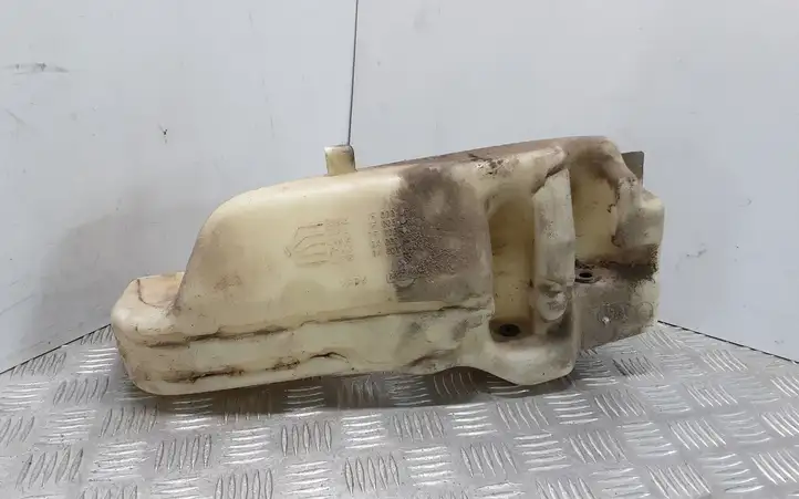 Nissan Terrano (1992 - 2006) 289127F000 Бачок омывателя стекла — фото 2