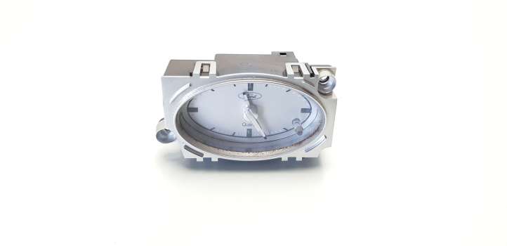 Ford Mondeo Mk III (2000 - 2007)  1S7115000AF Часы