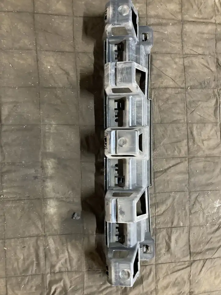 Citroen C5 (2004 - 2008) 9681049580 Кронштейн заднего бампера — фото 1