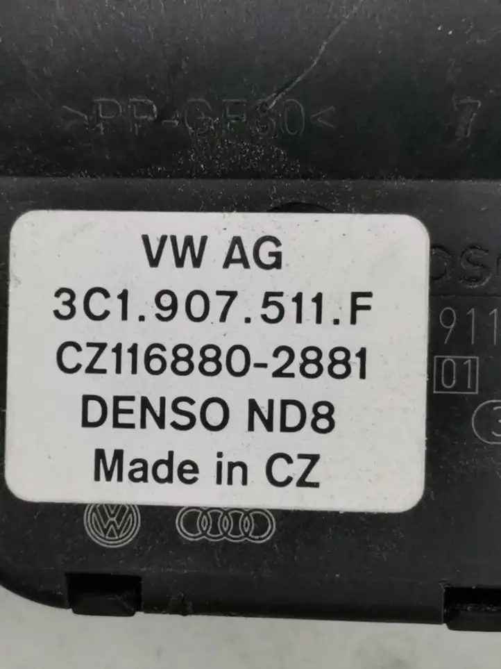 Volkswagen PASSAT B7 (2011 - 2014) 3C1907511F Двигатель задвижки потока воздуха — фото 3