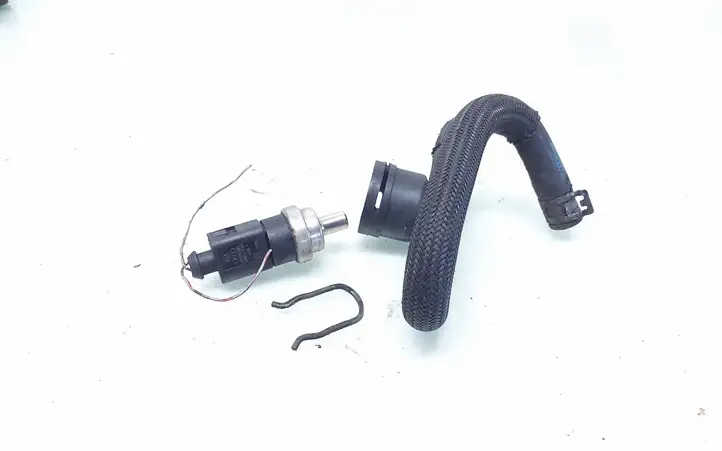 Volkswagen PASSAT B6 (2005 - 2010) 3C0130308E Трубка топливной системы — фото 1