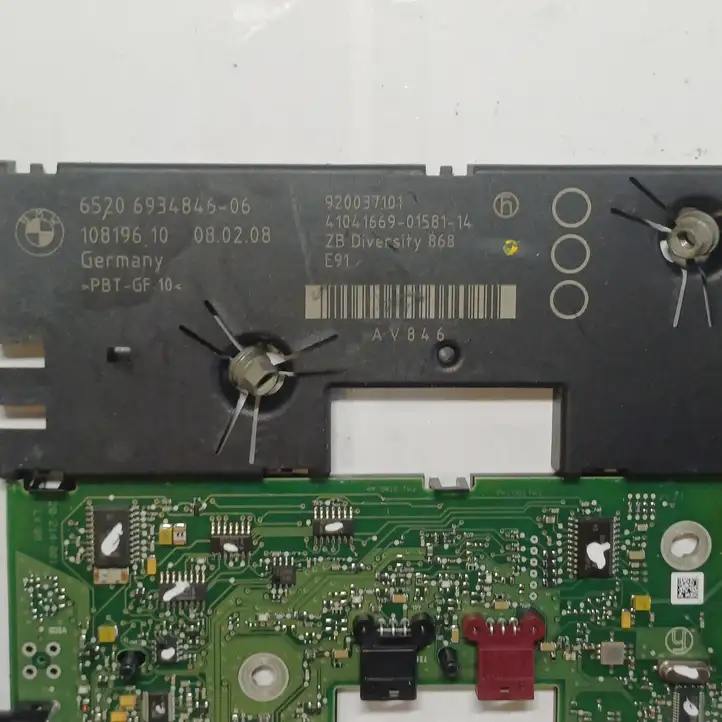 BMW 3 E90 E91 (2005 - 2012) 6934846 Усилитель антенны — фото 6