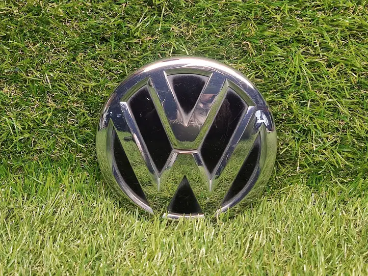 Volkswagen Tiguan (2016 - 2020)  5N0853630 Значок производителя