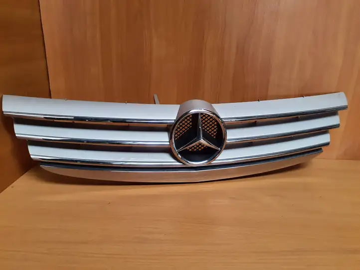 Mercedes-Benz A W169 (2004 - 2012)  1698800983 Верхняя решётка