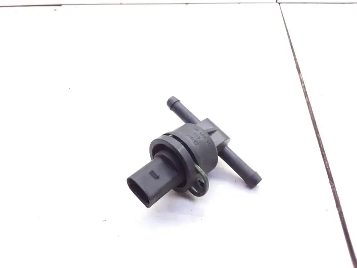 Volkswagen PASSAT B6 (2005 - 2010) 038906081B Трубка топливной системы — фото 2