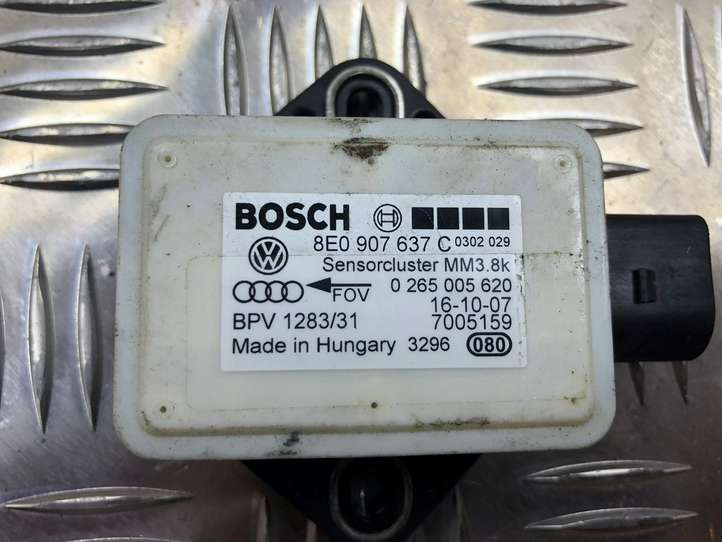 Audi A4 (2007 - 2011)  8E0907637C Датчик ESP (системы стабильности) (датчик курсовой устойчивости))