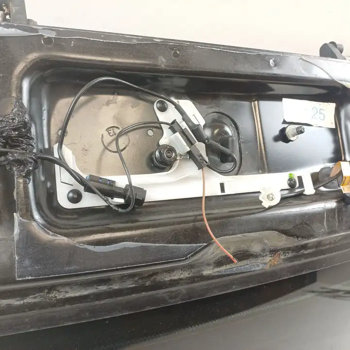 BMW 3 E46 (1998 - 2005)  43R001026 Открываемое стекло крышки багажника