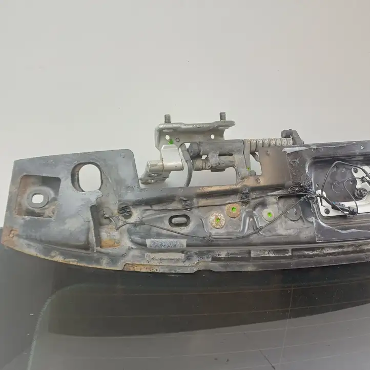 BMW 3 E46 (1998 - 2005)  43R001026 Открываемое стекло крышки багажника