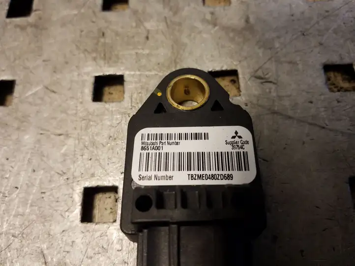 Mitsubishi Outlander (2007 - 2012) 8651A001 Датчик удара SRS — фото 3