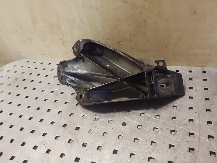 BMW X5 E70 (2006 - 2013) 2211677267902 Кронштейн двигателя — фото 4