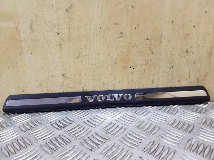 Volvo S60 (2010 - 2013) 8659960 Внутренняя отделка переднего порога — фото 1