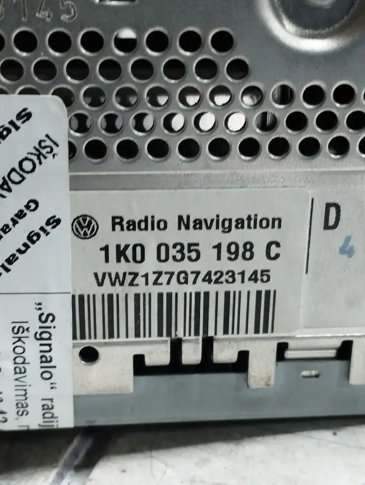 Volkswagen PASSAT B6 (2005 - 2010) 1K0035198C Магнитола / мультимедийная система — фото 2