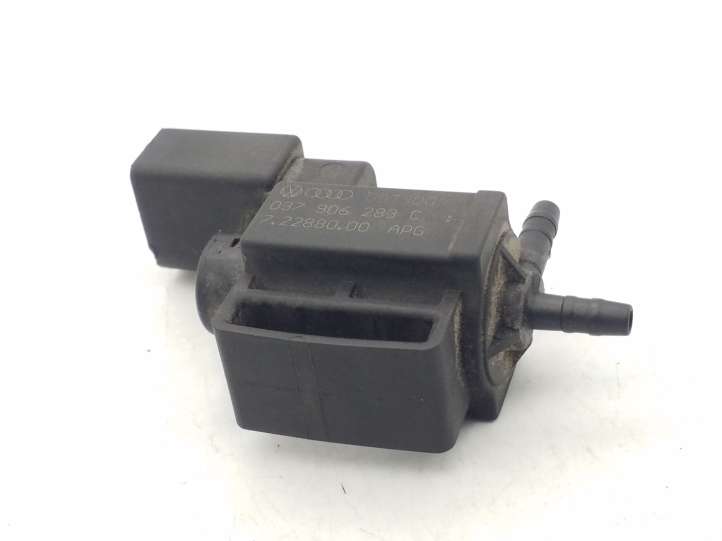 Volkswagen Tiguan (2007 - 2011)  037906283C Вакуумный клапан