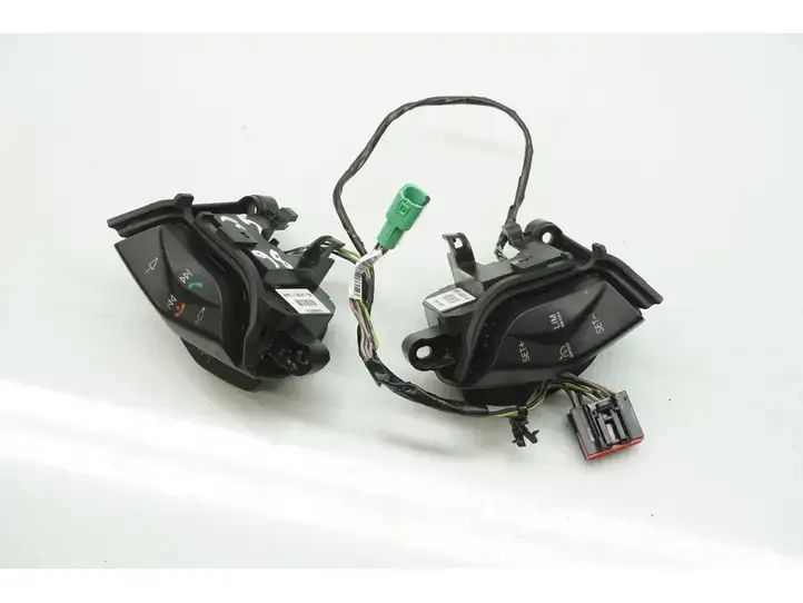 Ford C-MAX II (2010 - 2015) AM5T-14K147-DB Кнопки на рулевом колесе — фото 1