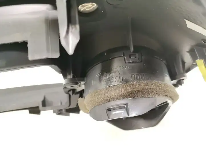 Toyota Yaris (2003 - 2005) 55650-0D050 Центральный воздушный дефлектор — фото 4