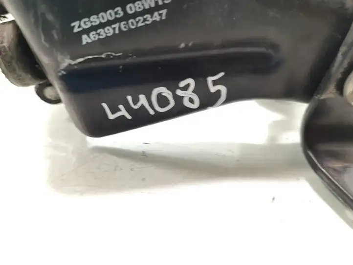 Mercedes-Benz Vito Viano W639 (2003 - 2010) A6397602347 Средняя направляющая ролика раздвижной двери — фото 7